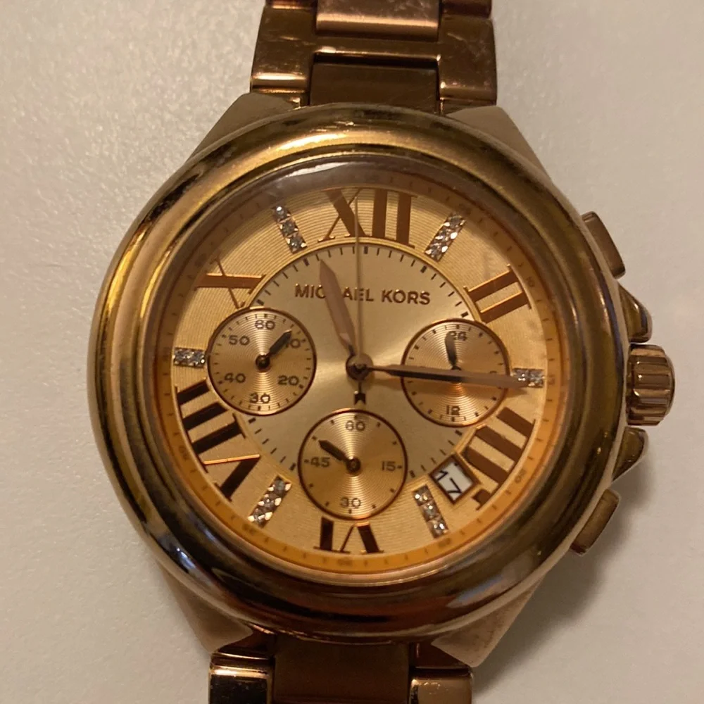 Michael Kors Rose Gold Watch - Picture 5 of 6